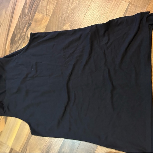 Black and grey Athleta Breezy Tank - Picture 4 of 6